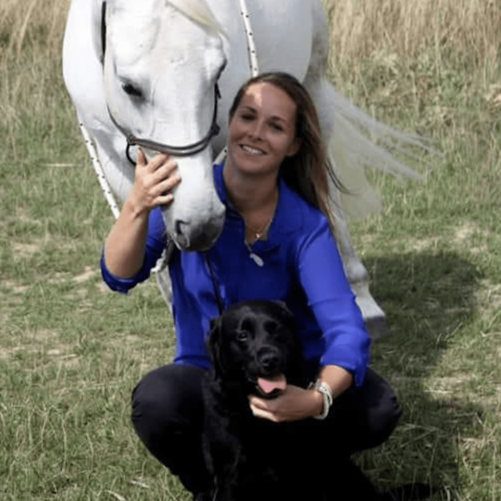 Julie secrétaire educhien78 education canine club canin Yvelines Club canin de la plaine de jouars education posiitive activités canine agility obéissance cours collectifs île-de-france