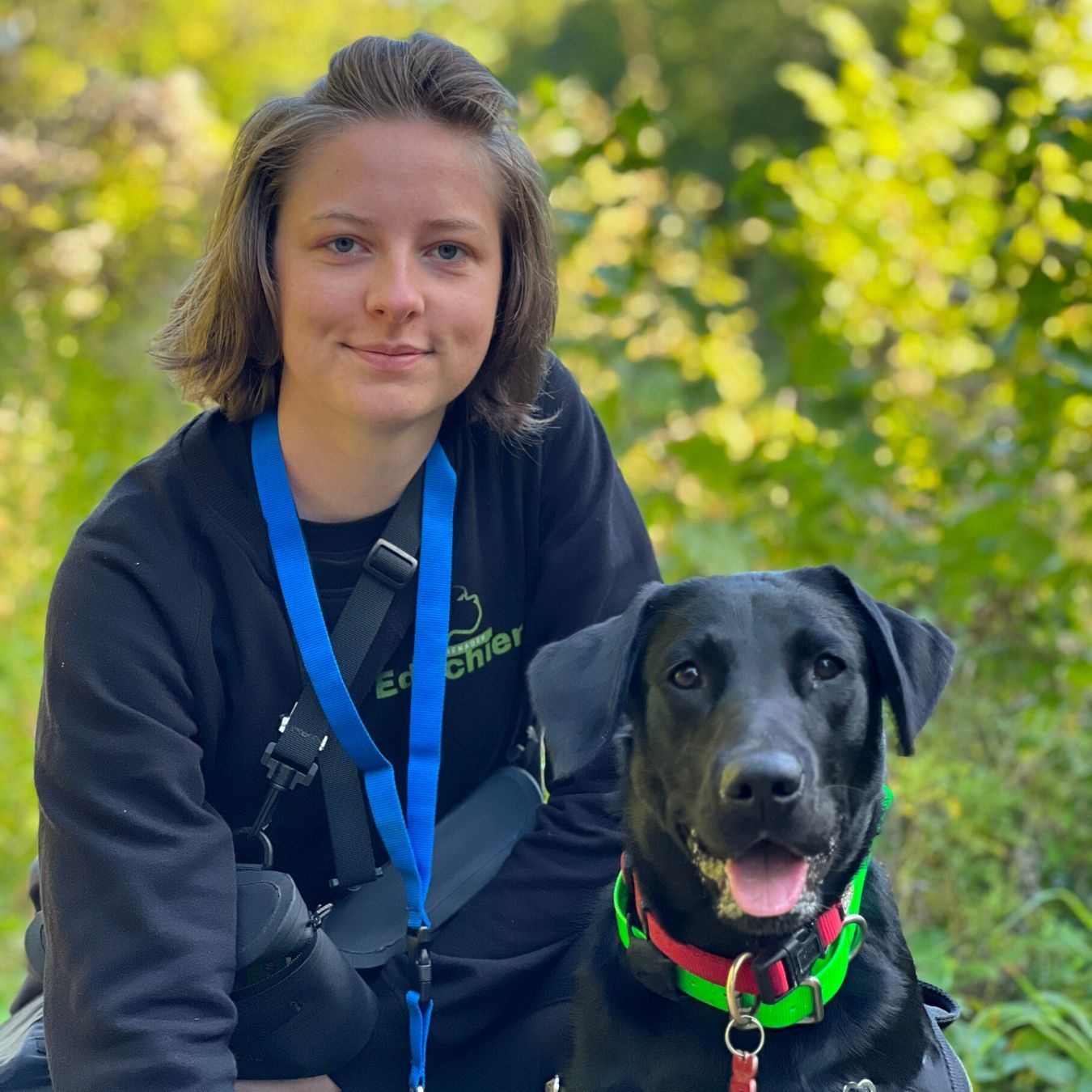 Elise promeneuse éducatrice chien EDUCHIEN club canin de la plaine de Jouars Club jeunes education canine comportementaliste canin Jouars-pontchatrain